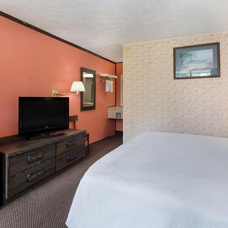 Americas Best Value Inn Wytheville Esterno foto
