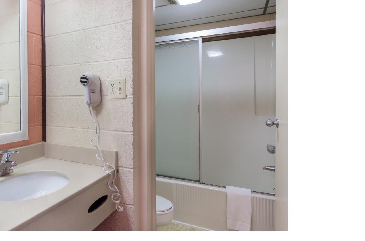 Americas Best Value Inn Wytheville Esterno foto