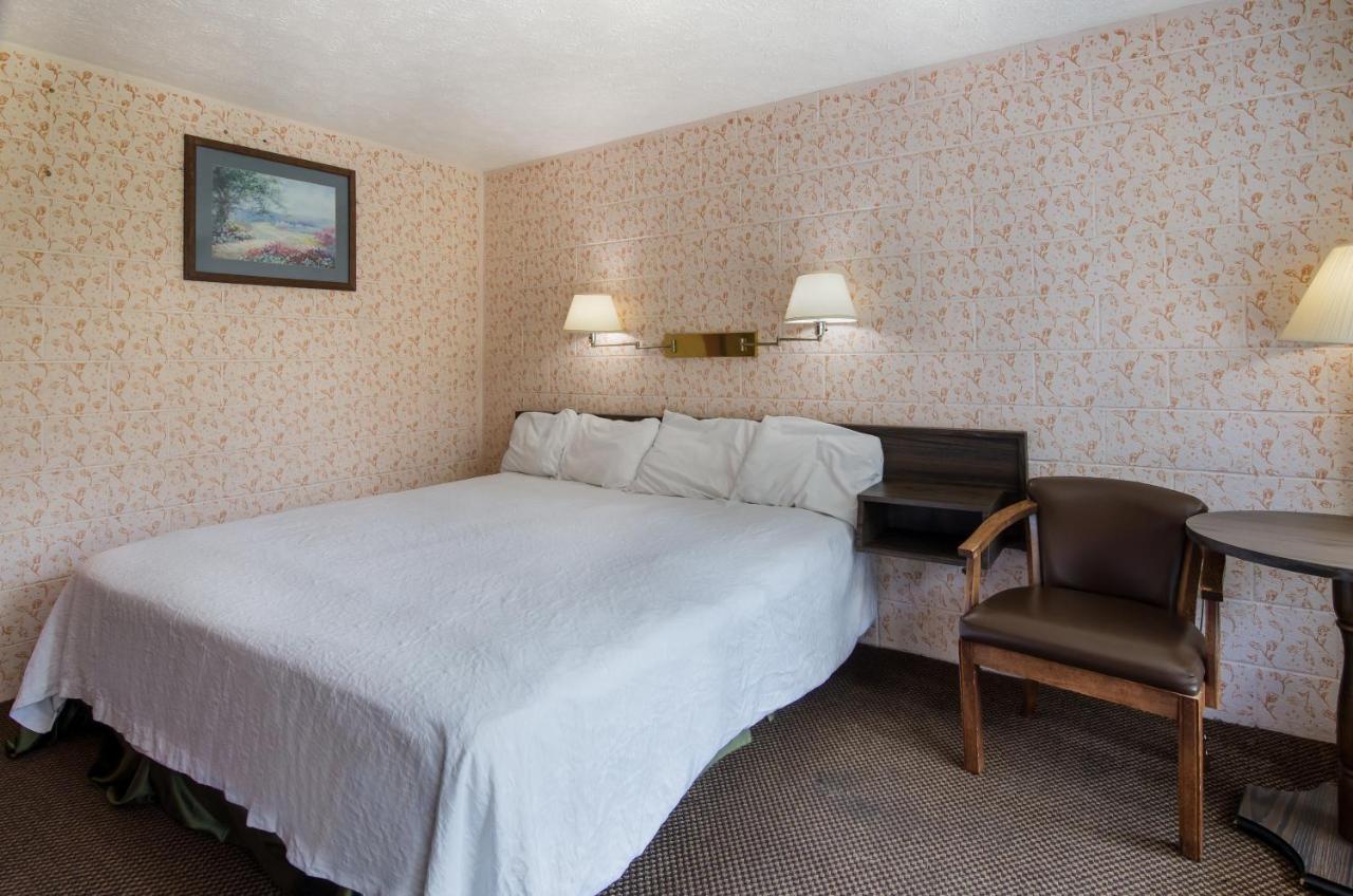 Americas Best Value Inn Wytheville Esterno foto